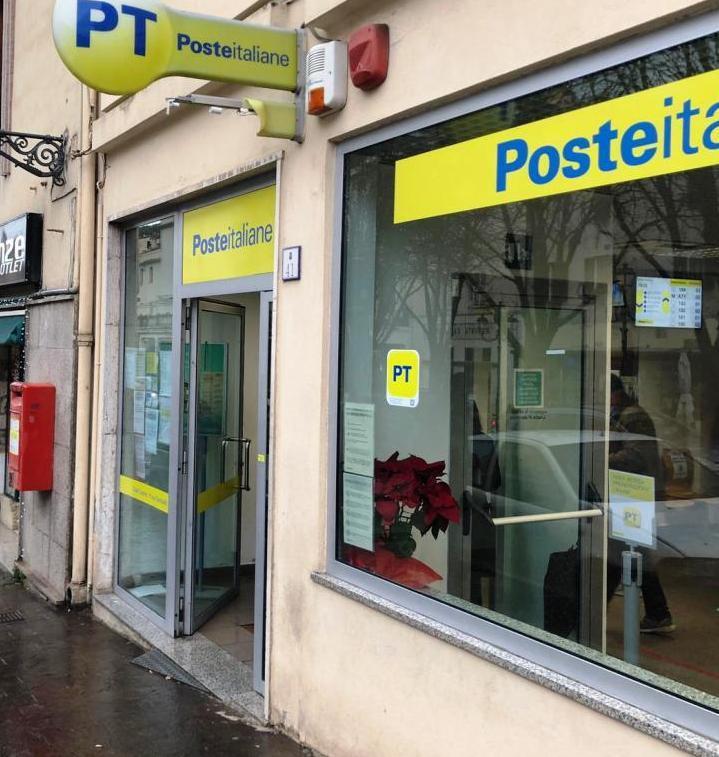 Festa della mamma, le cartoline negli uffici della Gallura