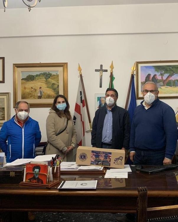 Occhiali e solidarietà, la bella missione dei Lions di Ozieri 