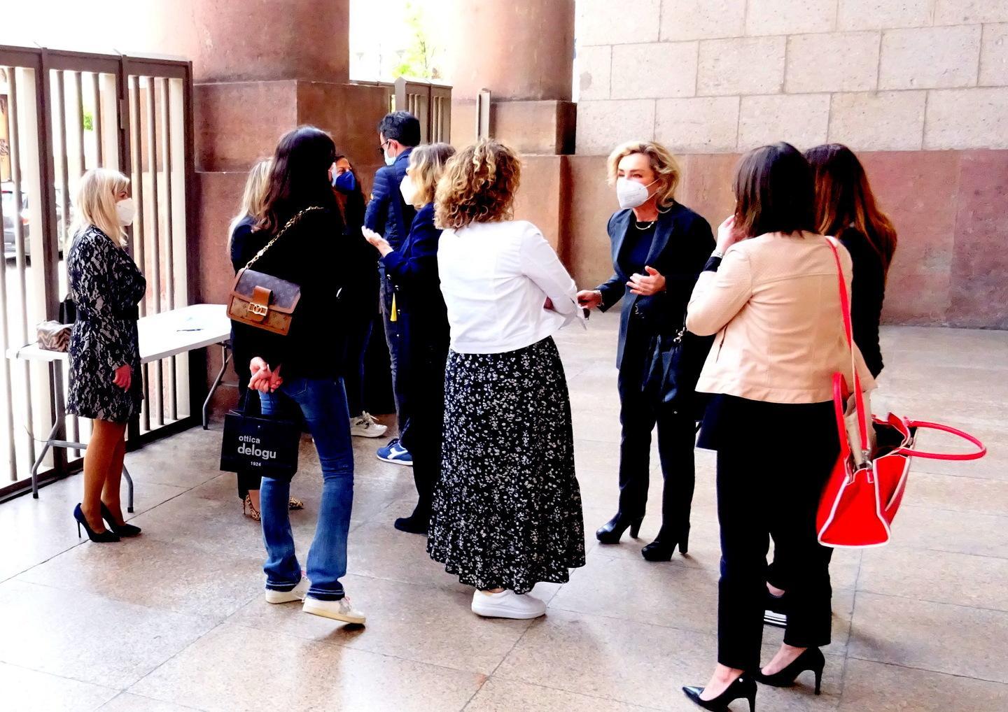 I legali al presidente: «Libero accesso al palazzo di Giustizia» 