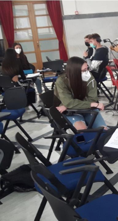 Pandemia e impatto sugli adolescenti: a Nuoro la ricerca di 13 studenti 