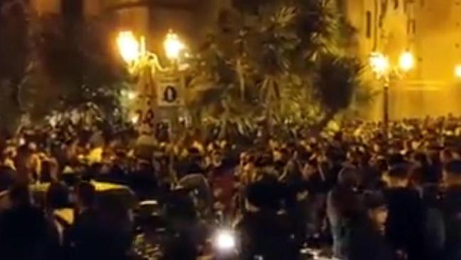 Napoli: controlli cc, dispersi 250 giovani assembrati