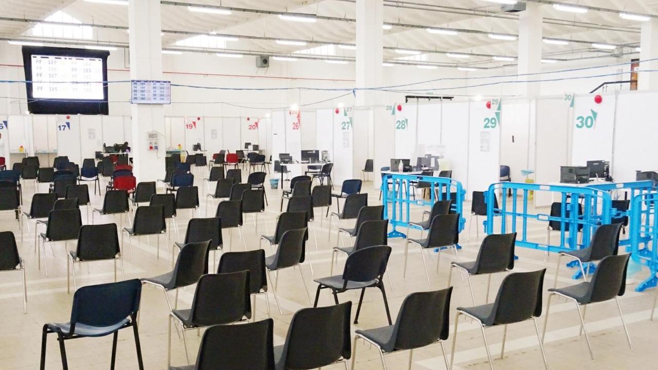 Covid, vaccini: i 50enni in Sardegna devono aspettare