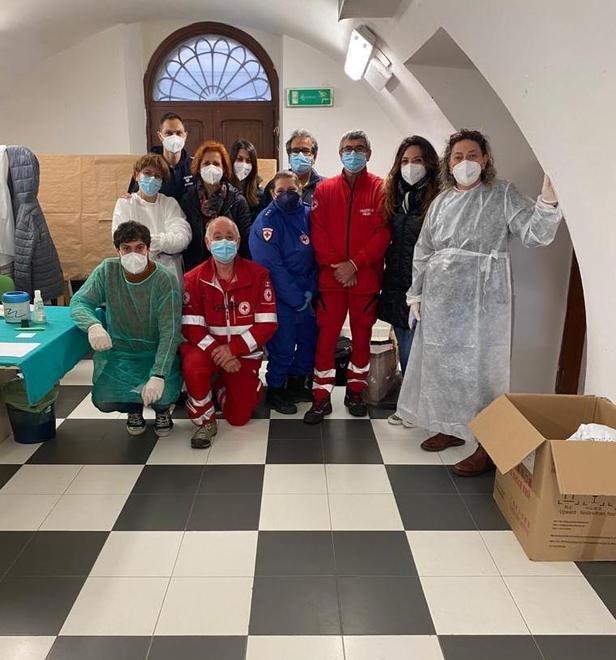 Cinque medici per 900 vaccinati Ora gli over 80 sono tutti al sicuro