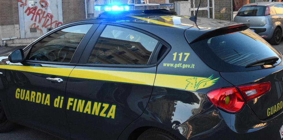 Lampeggiante blu Imprenditore rinviato a giudizio