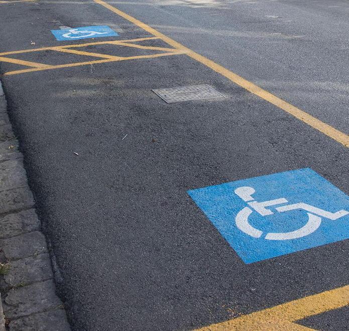 Posti auto personali per chi ha il pass disabili Cambiano le regole