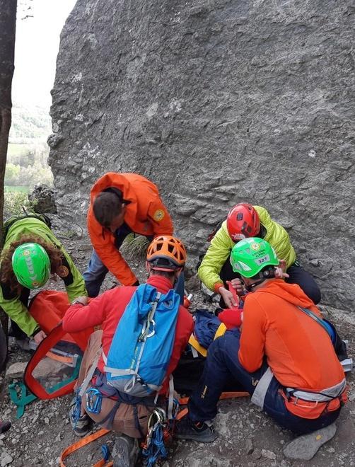 Cade durante la ferrata: escursionista 24enne ricoverato in ospedale