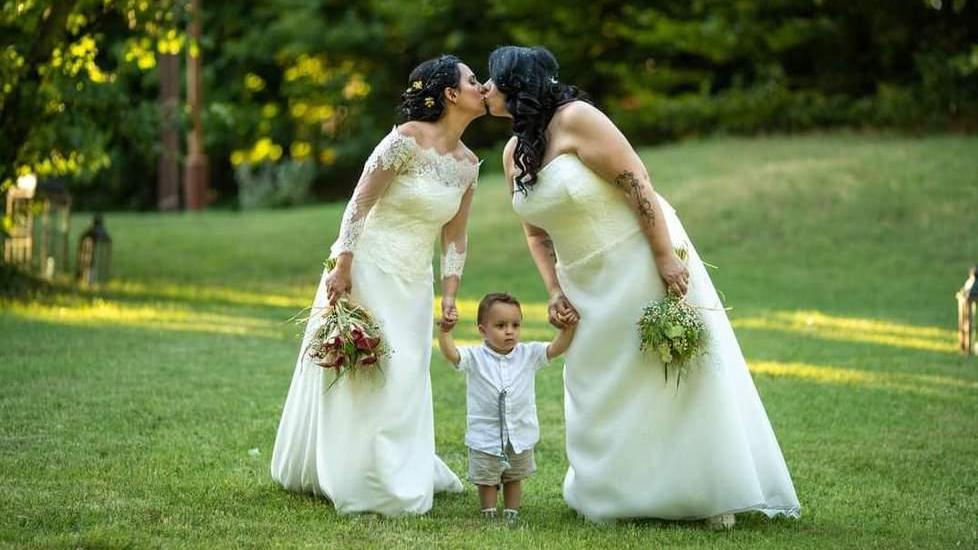 Dedicato alle mamme che colorano i ricordi e ci aiutano a trovare il nostro posto nel mondo