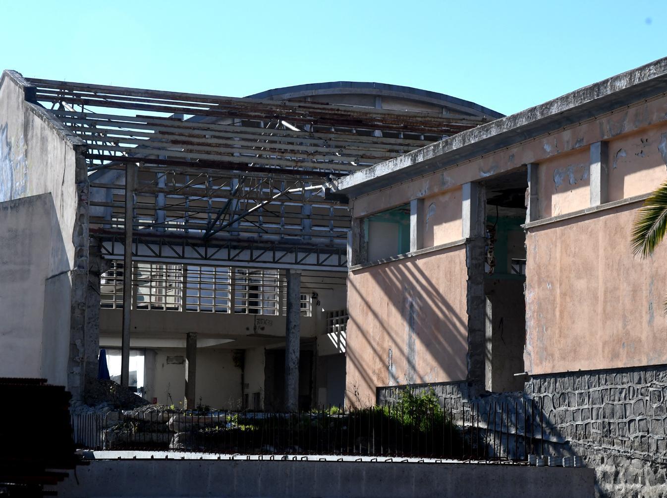 Mercato di via Mazzini, c’è anche la grana amianto