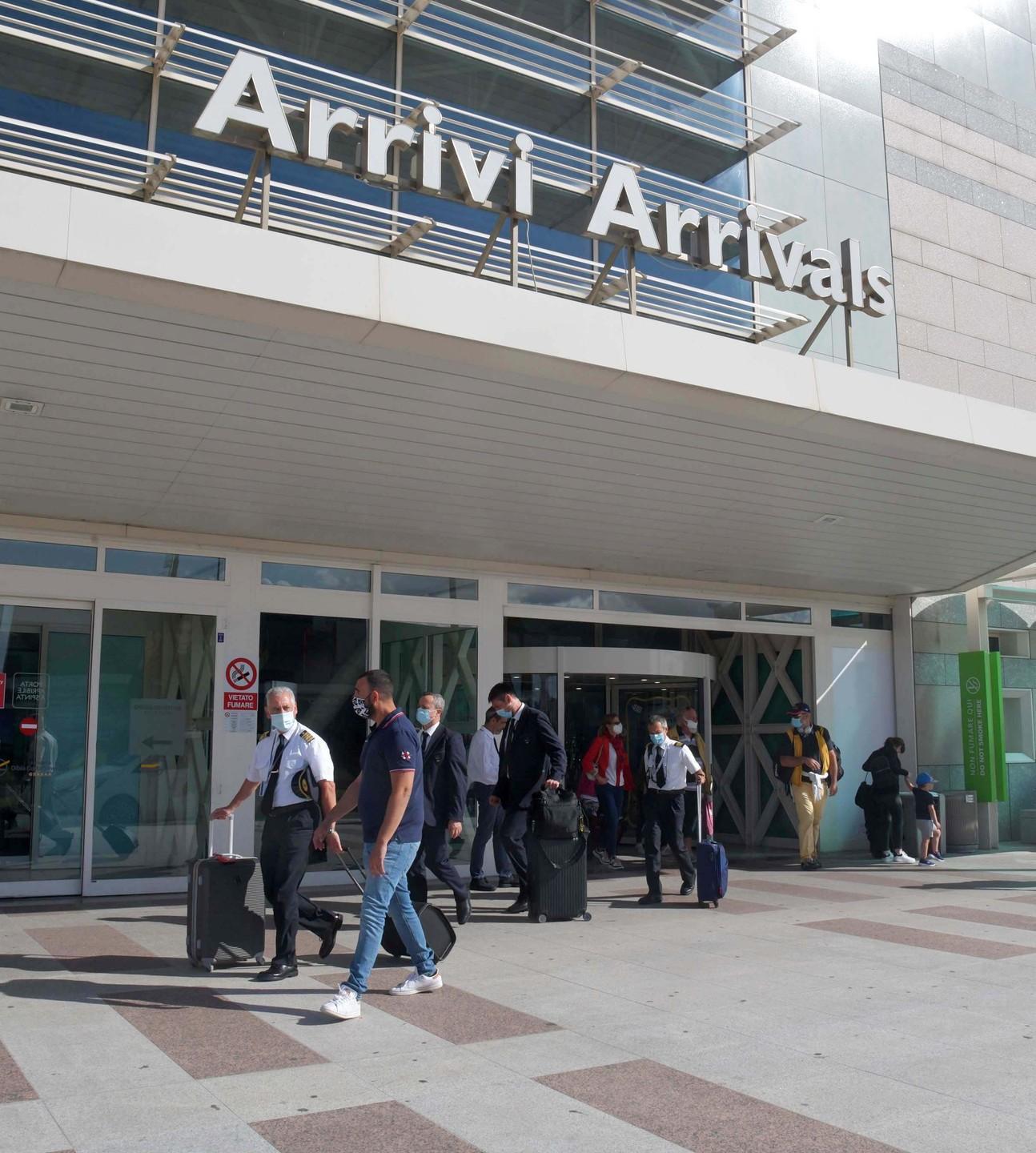 Olbia, congelati i binari per l’aeroporto Costa Smeralda 
