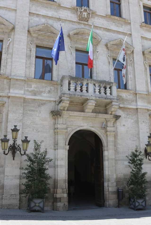 Rizzu: «Basta coi consigli comunali on line»