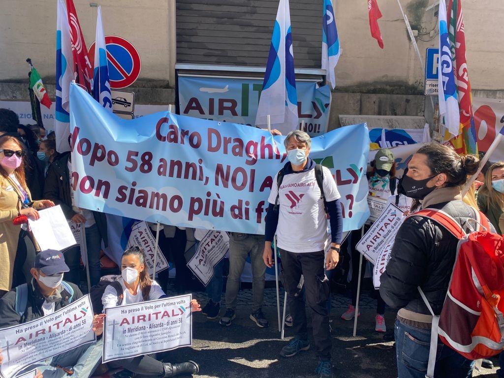 Un sit-in dei dipendenti Air Italy
