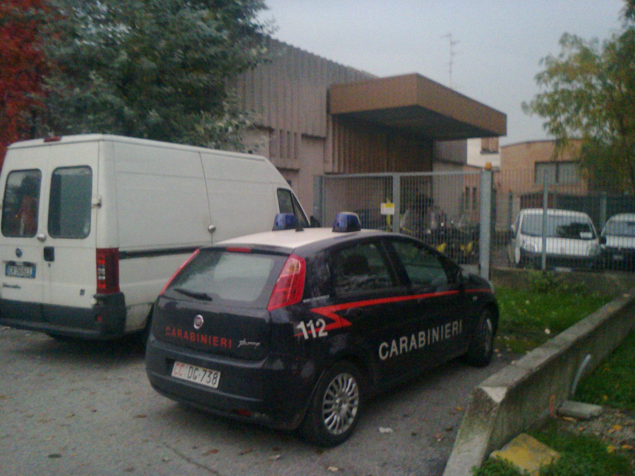 Con un coltello vicino all'ufficio postale, denunciato un 50enne