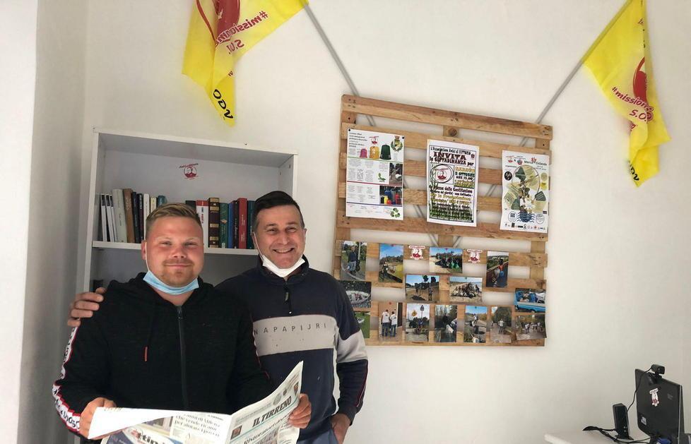 Gli “Amici di Vittorio” insieme agli studenti per pulire le spiagge piombinesi 