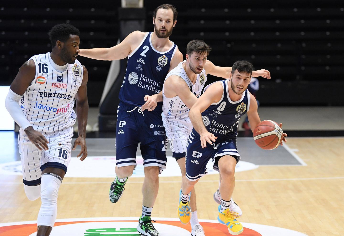 Spissu e Bilan in azione contro la Fortitudo Bologna