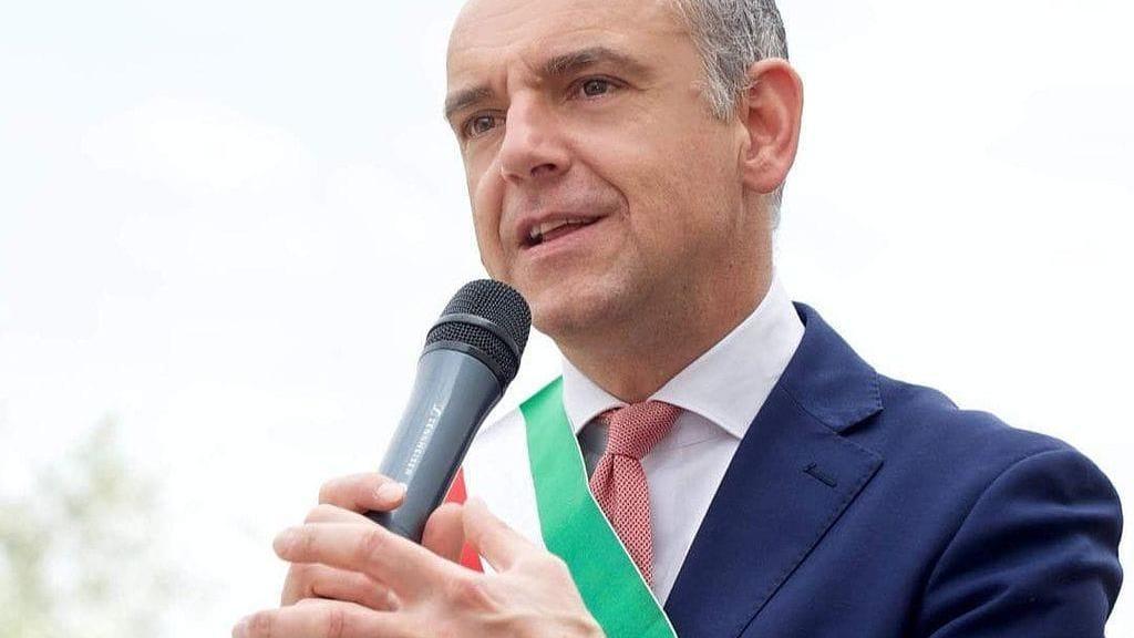 Il sindaco Luca Menesini