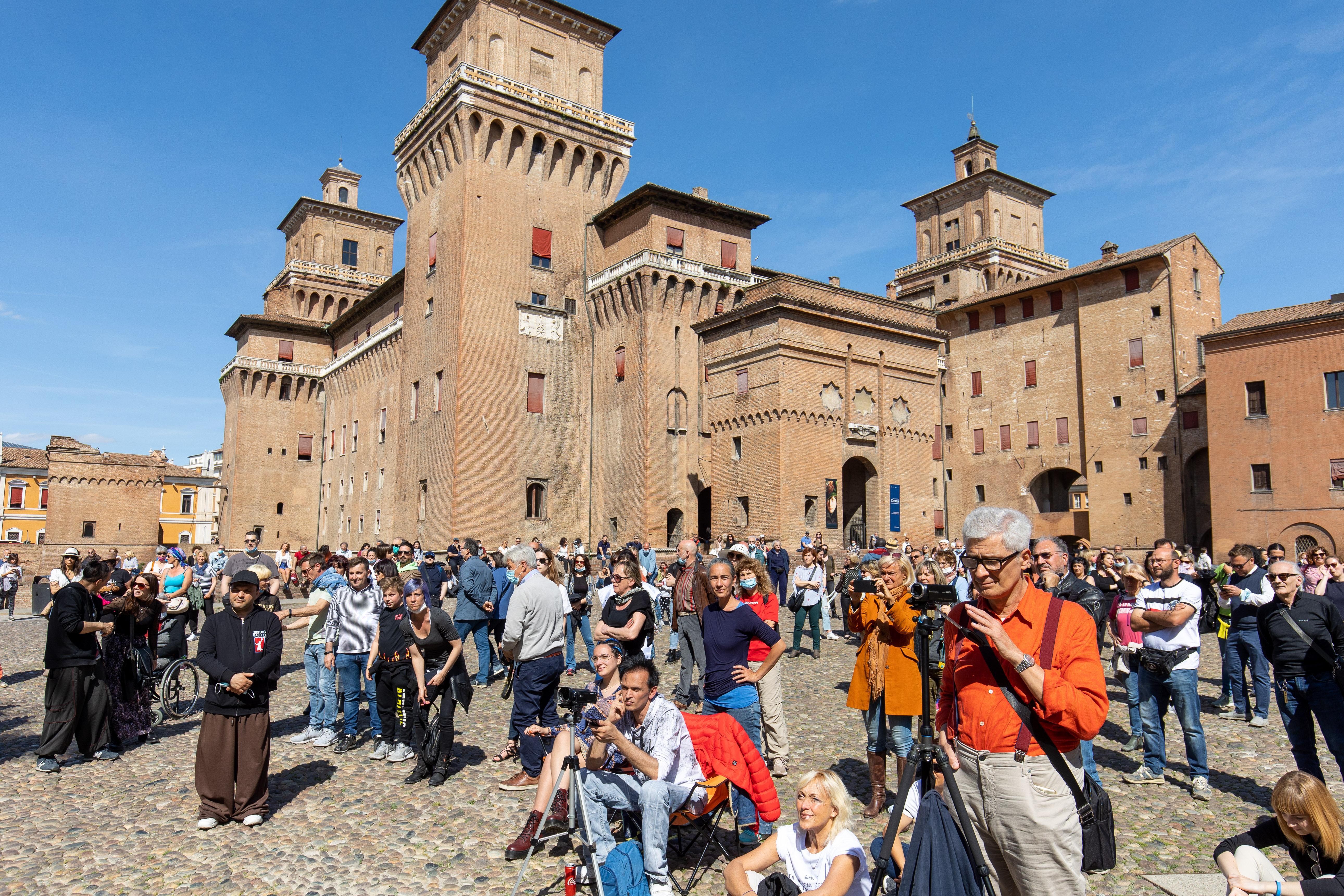Ferrara. No paura day: 51 sanzioni da 400 euro a chi non portava la mascherina