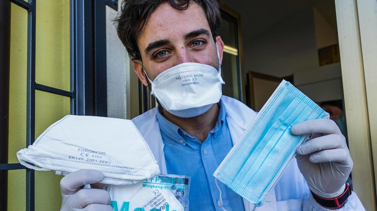 Covid, Sileri: a quota 30 milioni di vaccinati si può ripensare l'obbligo della mascherina