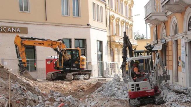 Ancora un rinvio per piazza Carducci: pronta a fine mese