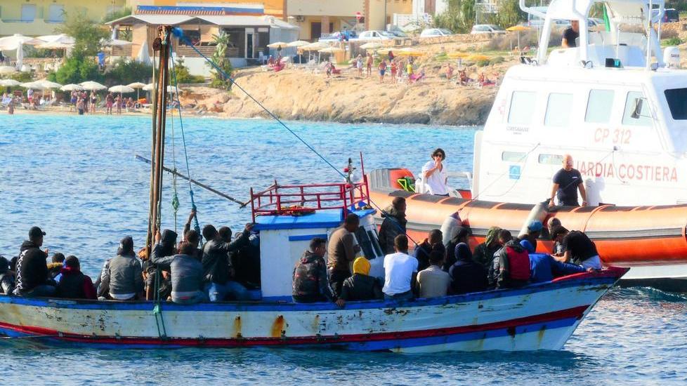 Migranti, gli sbarchi non si fermano più