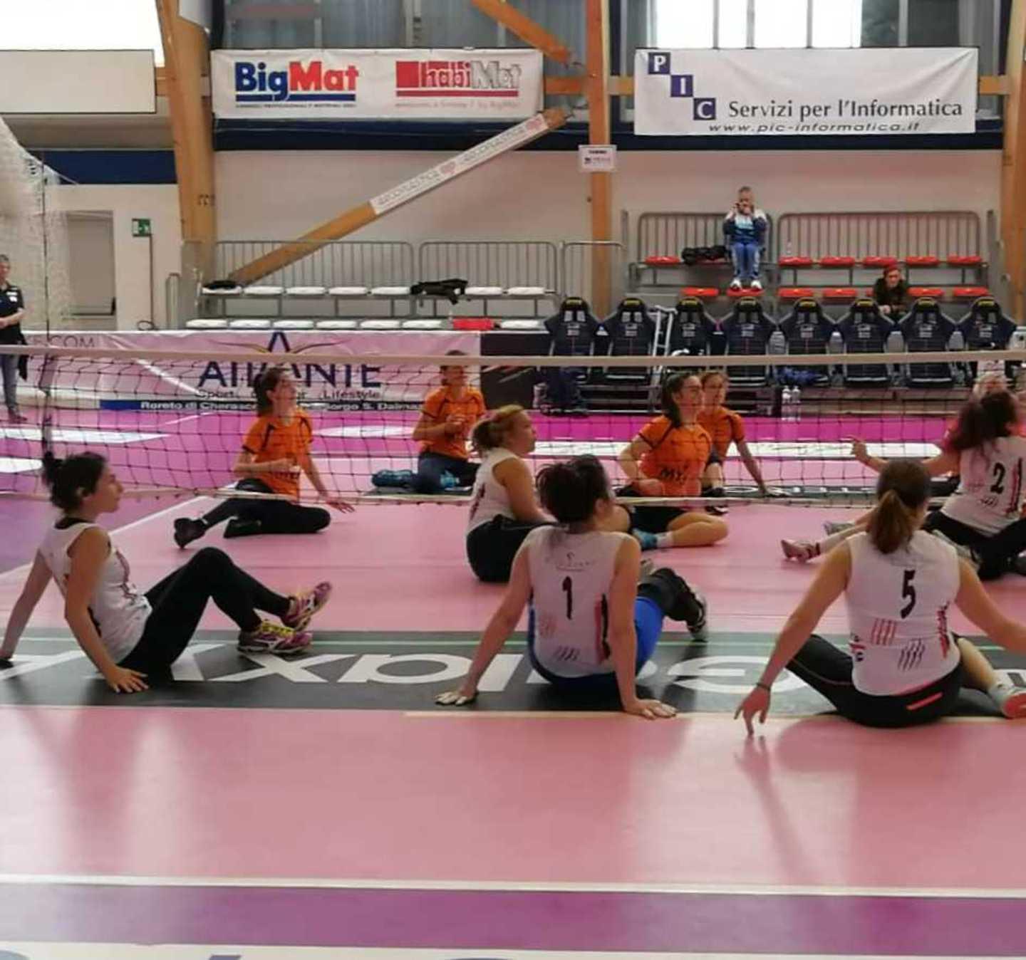 La scelta di Ambra «Tutti in piedi per il sitting volley» 