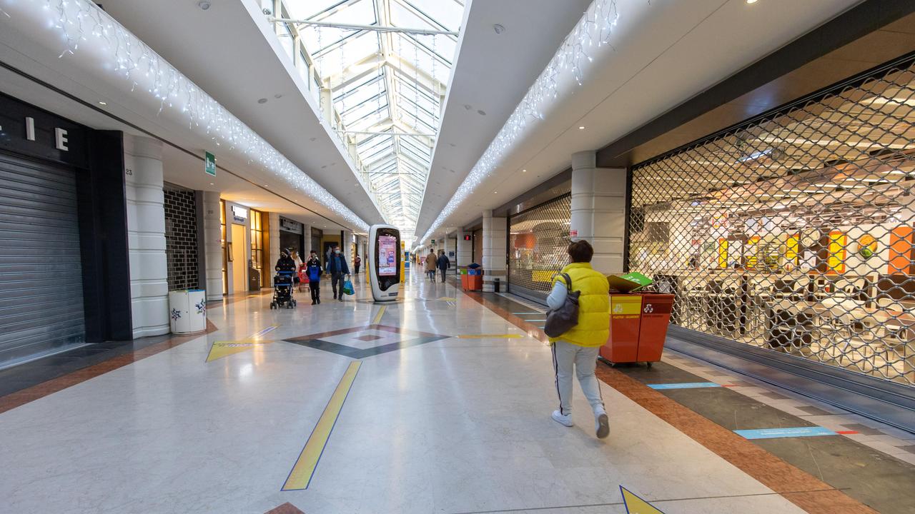 Un centro commerciale (Foto d'archivio)