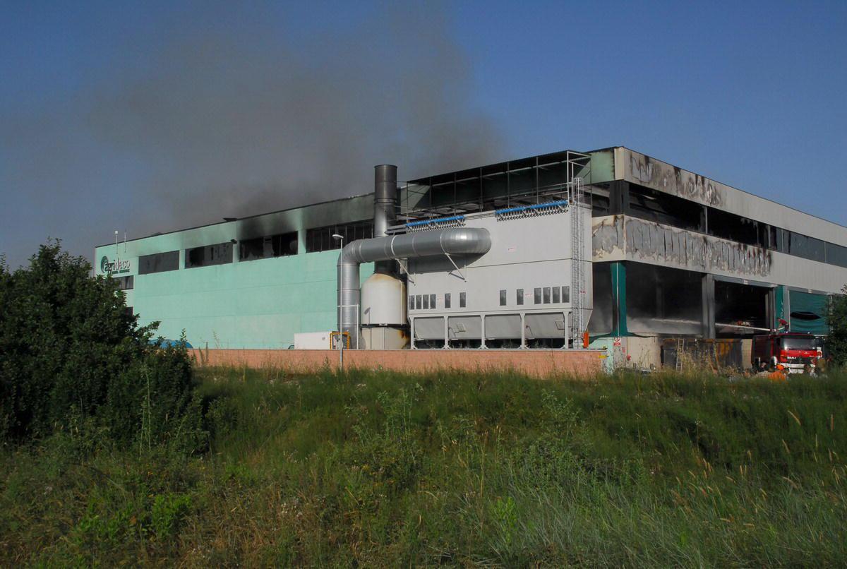 L’Agrideco nel giugno 2008, dopo la tragica esplosione al suo interno