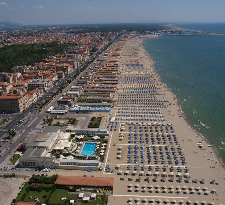 Versilia bandiera blu, a eccezione di Pietrasanta: scoppia la polemica 