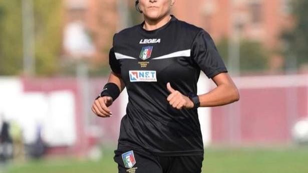 Maria, che grinta L’arbitro donna conquista la B
