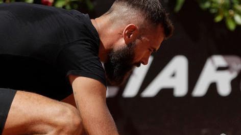 Il solito Paire: fotografa il segno della palla, sconfitto e multato