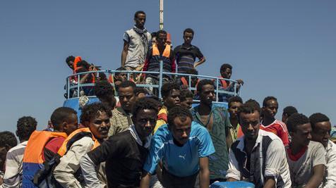 In un giorno duemila sbarchi a Lampedusa