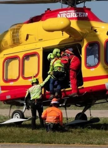 Fuori pericolo il giovane caduto in un dirupo