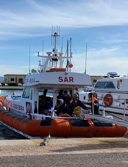 Sei canoisti nei guai in mare salvati da capitaneria e finanza