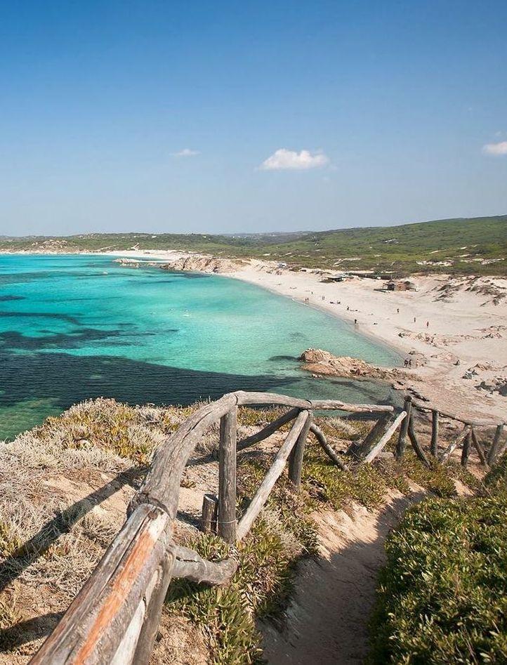Spiagge, natura e servizi: nell’isola 14 bandiere blu 
