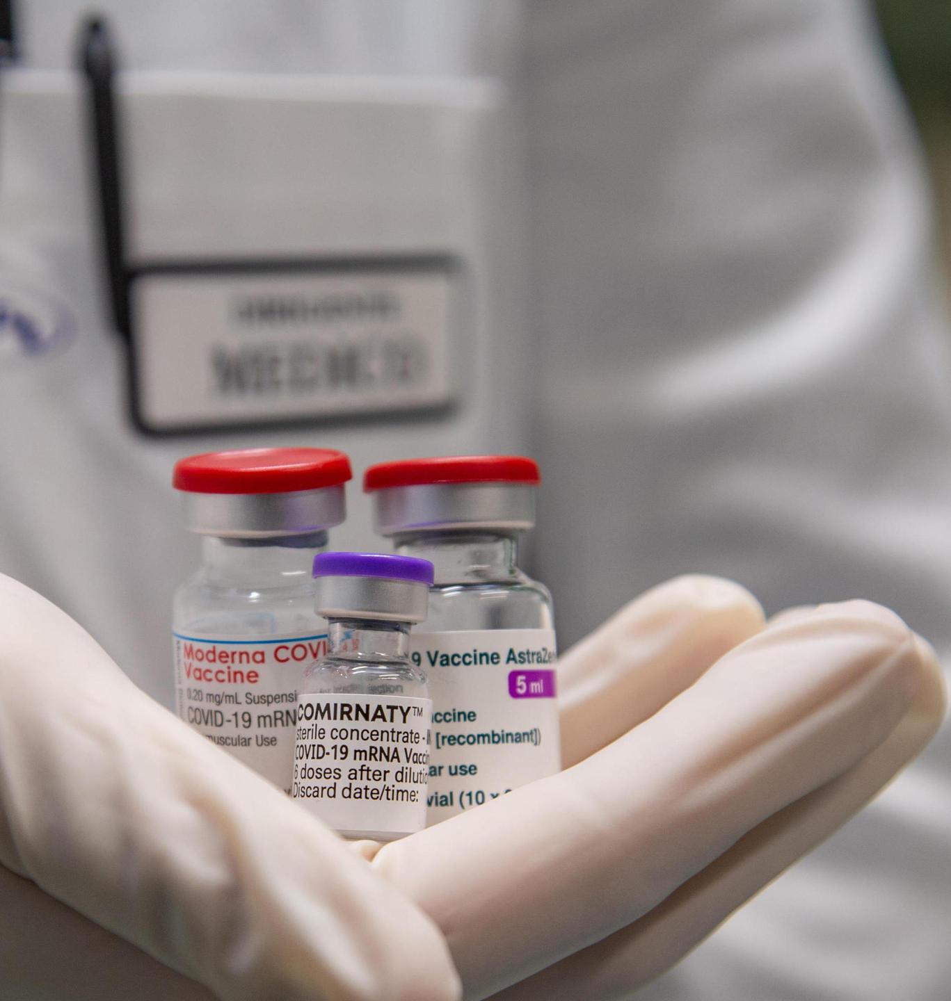 Vaccini agli over 50: dal 14 le prenotazioni 