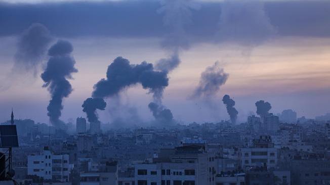 Gaza: nuovo bilancio, 43 morti e 300 feriti