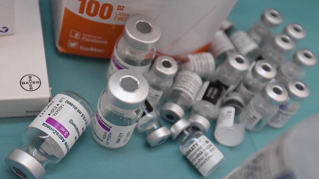 Vaccini, Figliuolo: «Prenotazioni per gli over 40», Temussi: «Pronti ad ampliare il target»