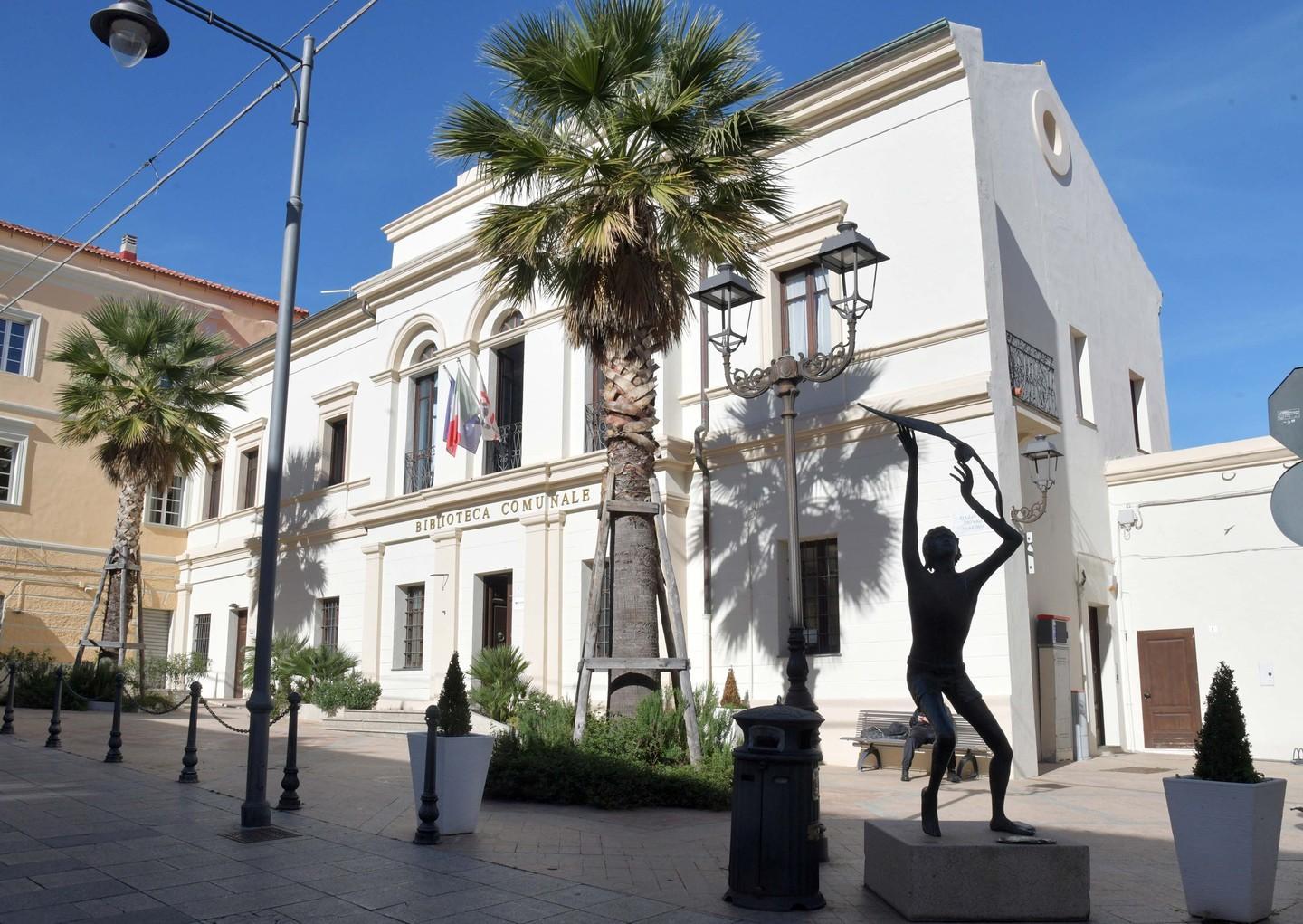 La biblioteca pronta a riaprire: aspetta il giallo 
