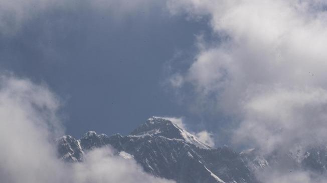 Everest: morti alpinisti svizzero e statunitense, primi anno