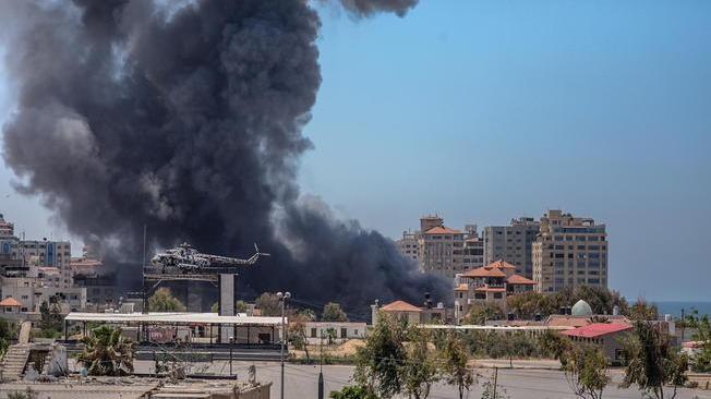 Media, colpito villaggio a nord di Gaza, 11 morti