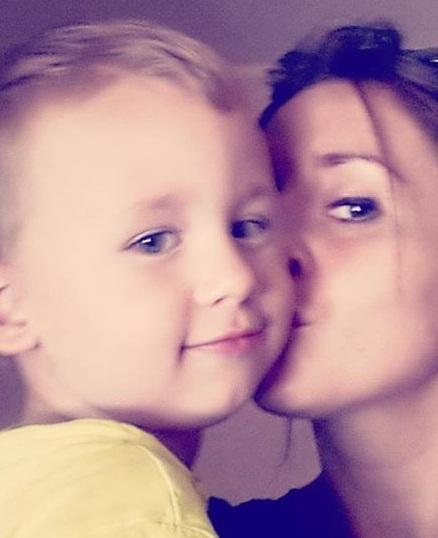 Soliera, bimbo soffocato da un gioco Mamma assolta: «Lo amava» 