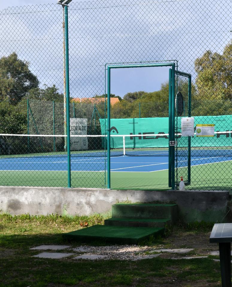 Sintetico o terra battuta? La disputa si fa politica 