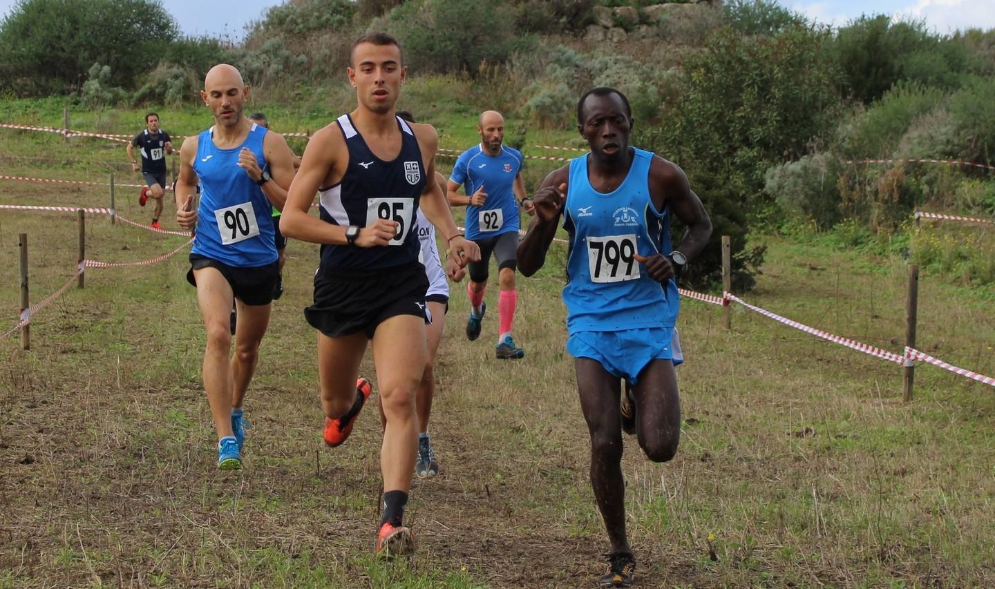 Il migrante atleta vola in pista: l'intera Porto Torres fa il tifo per lui 