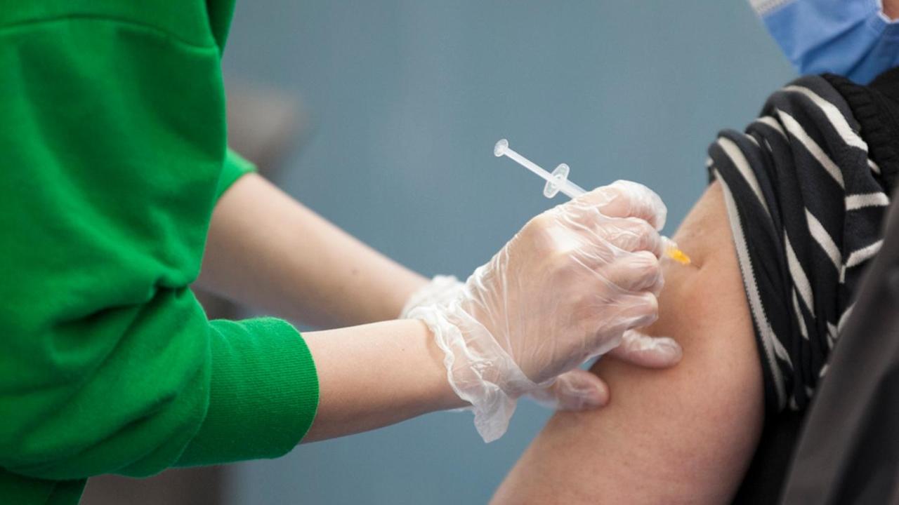 Vaccini, la campagna frena l’isola 9 punti sotto la media