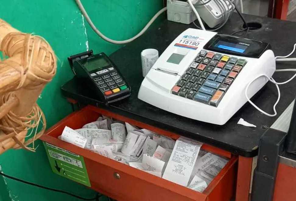 Modena Via Pelusia, tentato furto nella salumeria islamica Ladri sorpresi dai titolari 