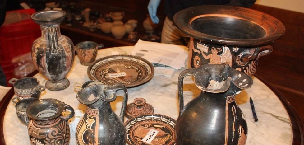 Modena. Confiscati 57 vasi di 2.500 anni fa: un’eredità illecita da 100mila euro 