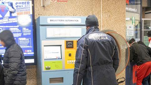 Modena. No mask violento contro la polizia locale Condannato a 8 mesi
