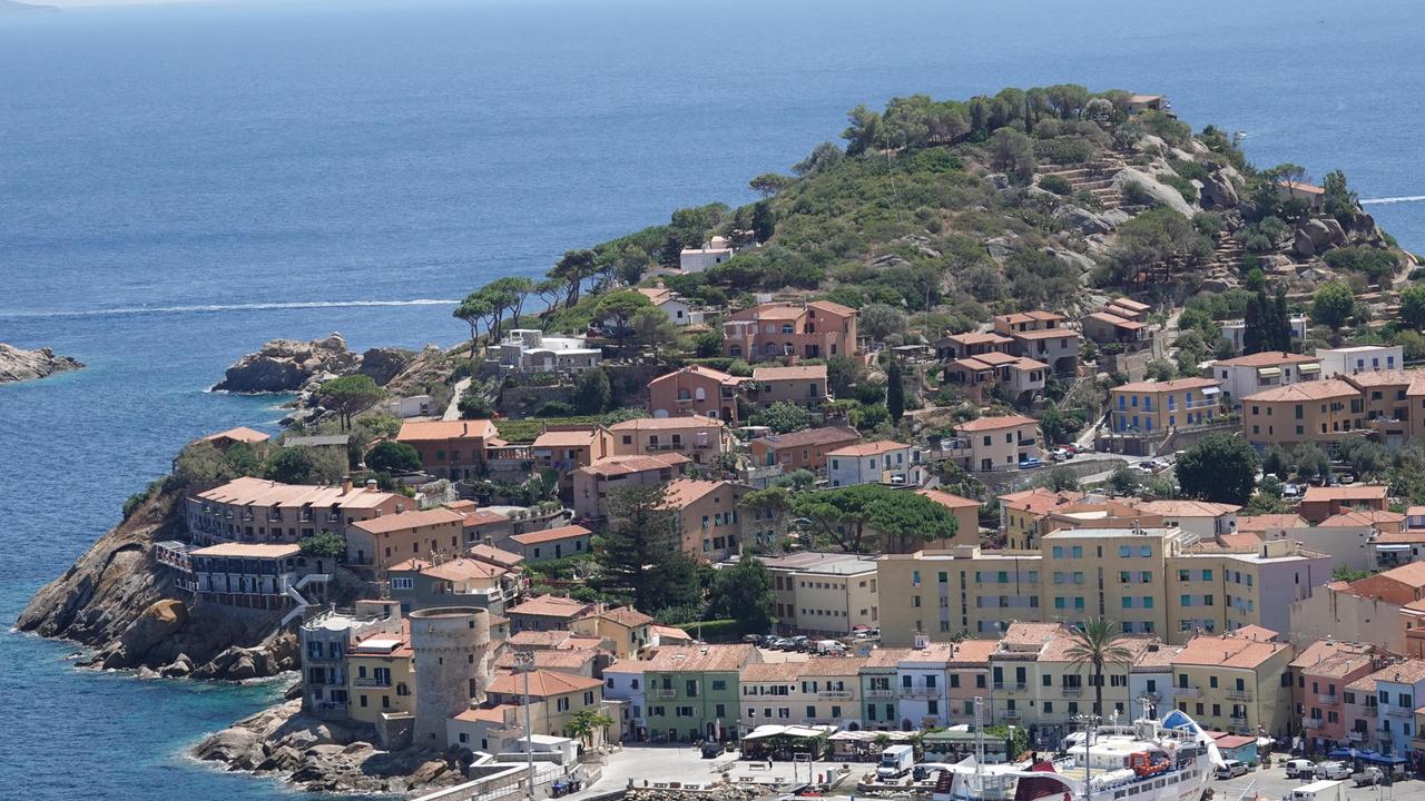 Isola del Giglio, il porto (foto Enzo Russo)