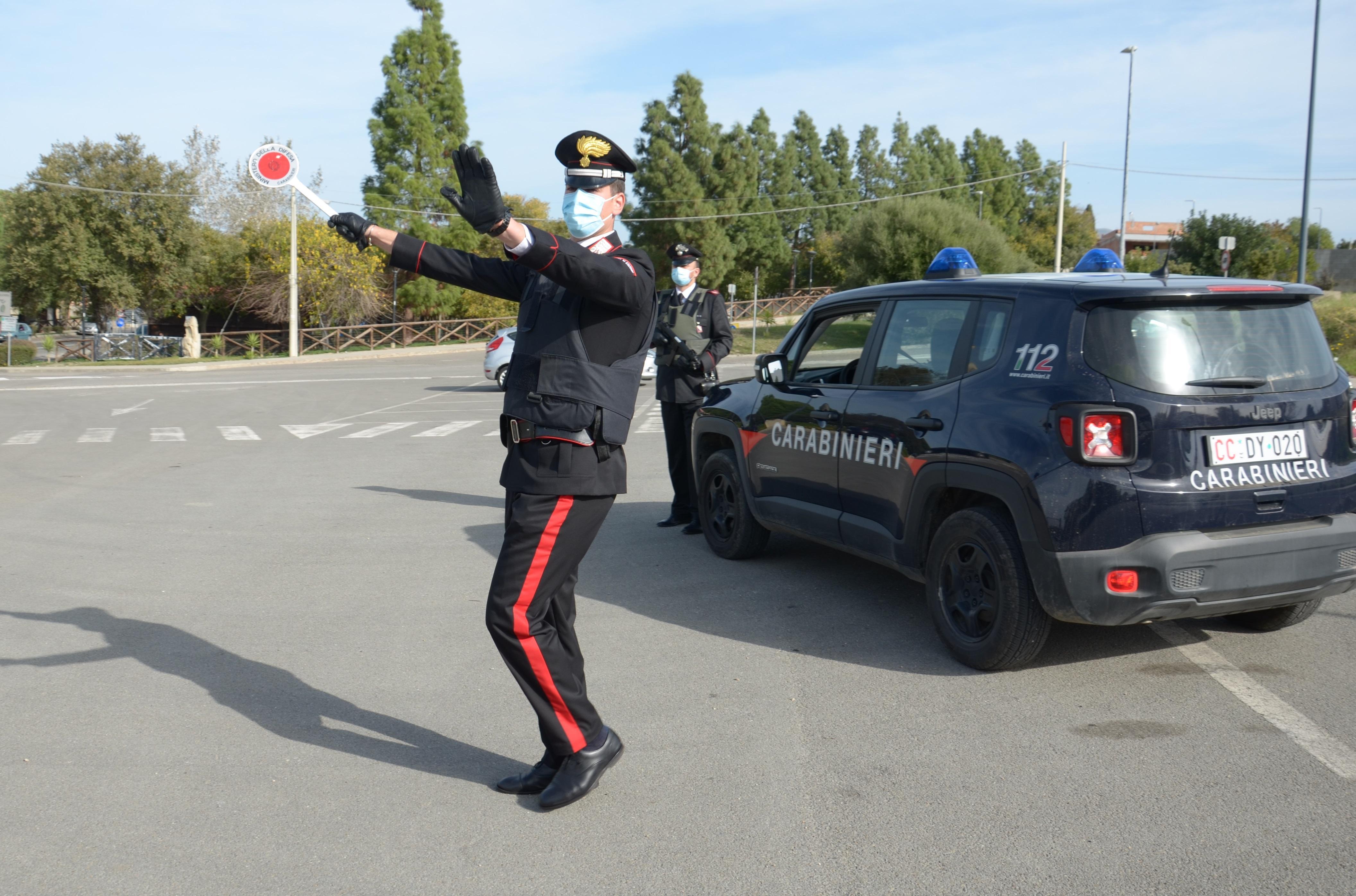 Brucia lo stop, travolge una ciclista e scappa: a Castiadas è caccia al pirata