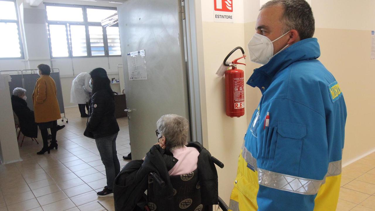 Vaccinazioni al centro Pegaso (ex Creaf) in via Galcianese