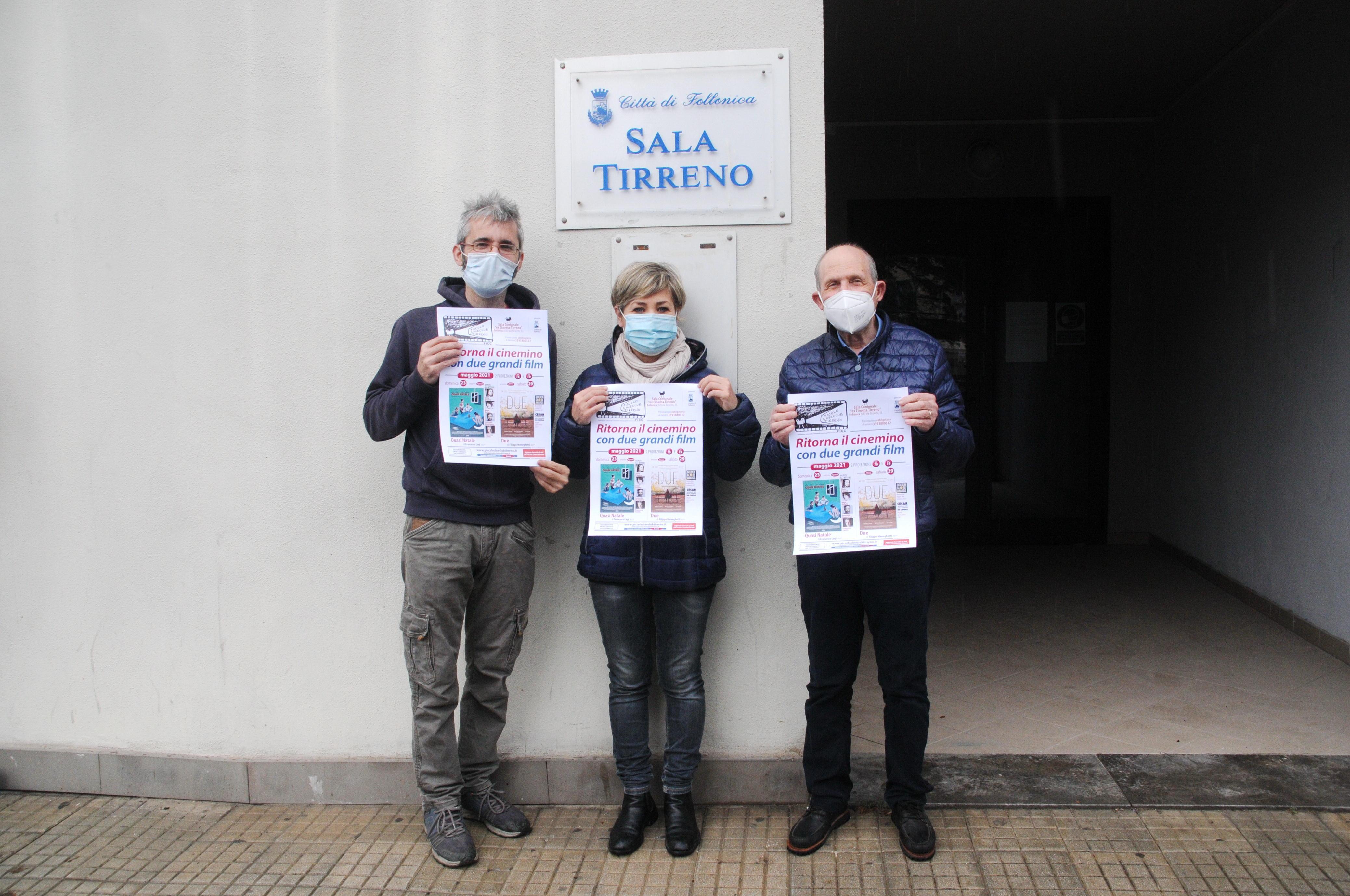 Da sinistra Matteo Racugno, Enrica Demi, Massimo Brandi del Piccolo Cineclub Tirreno di Follonica (Foto Giorgio)